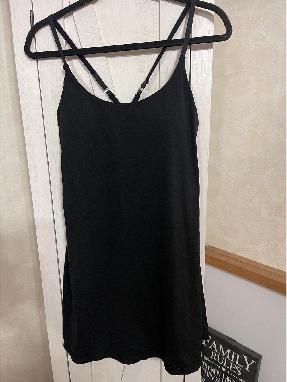 IUGA Tennis Dress Women’s Medium Black Crisscross Adjustable Straps NWT